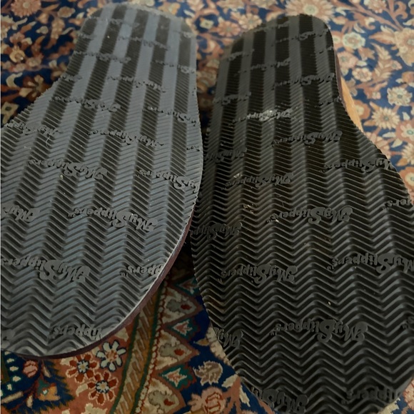 Like new My Slippers slip on brown suede and faux fur size 10 men’s. Warm. - Picture 7 of 11